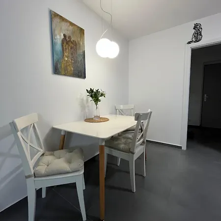 Chic & Design Maisonette For Your City Getaway