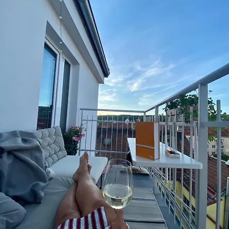Chic & Design Maisonette For Your City Getaway Apartment
