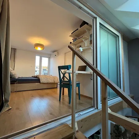 Apartment Chic & Design Maisonette For Your City Getaway